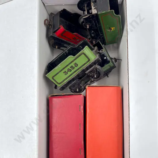 Hornby O Gauge Boxed No51 and M1 Tenders with four unboxed tenders