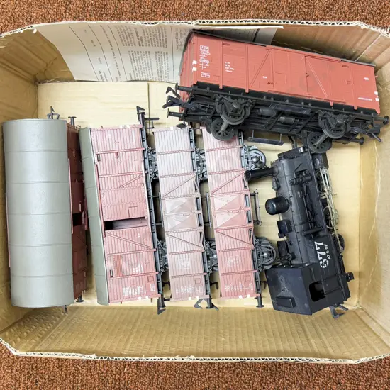 Pola Max for AHM O Scale 0-6-0 677 AT & SF Tank Loco with three open wagons and two box cars