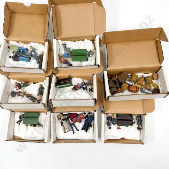 Hubner 1:32 Scale Railway Figures 7 packs of five figures and accessories packet