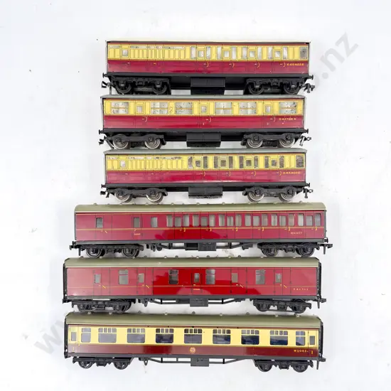 Hornby Dublo HO Gauge Unboxed Six Various Suburban Coaches