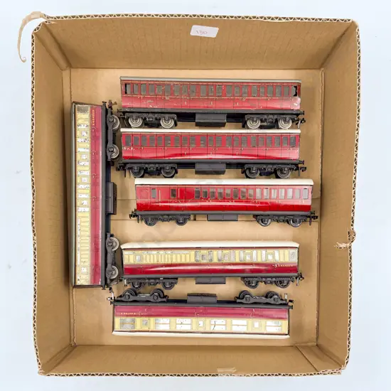 Hornby Dublo HO Gauge Unboxed Six Various Suburban Coaches