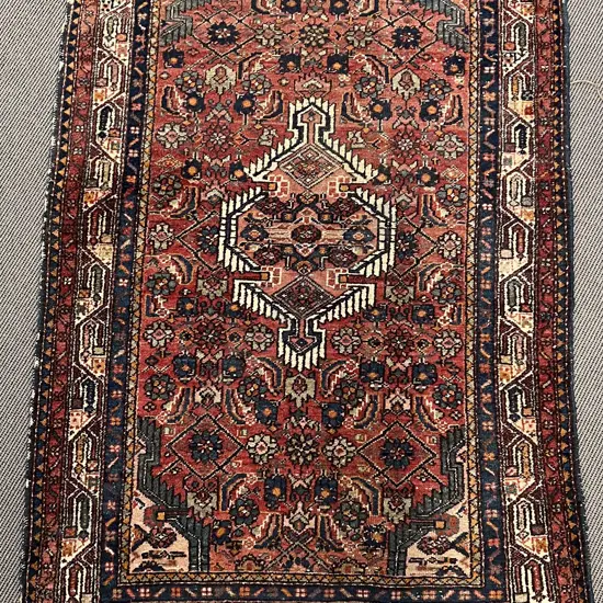 Antique Persian Rug 163 x 108cm