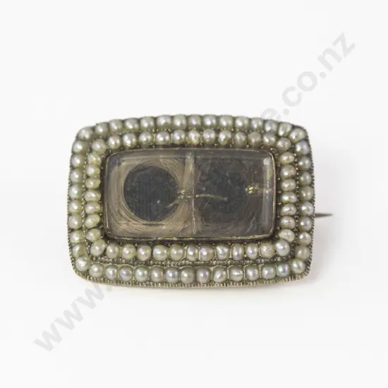 Early Victorian 9ct Mourning Brooch