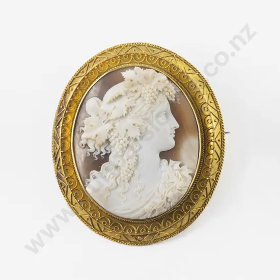 Victorian 15ct Framed Large Classical Cameo Brooch