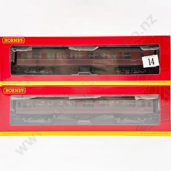 Hornby Boxed R4413 R4412A BR Hawksworth Coaches