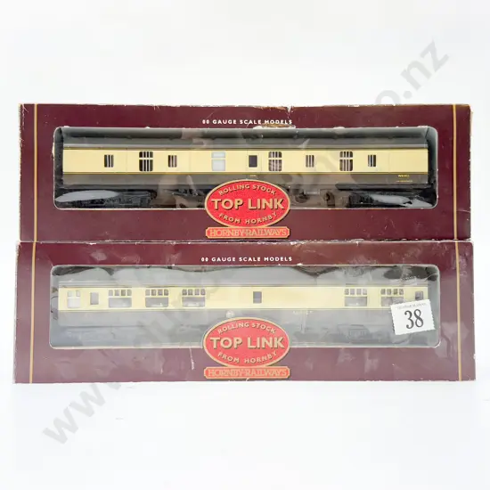 Hornby Railways Boxed R455 & R436 BR Buffet and Full Parcels Coaches (WR)