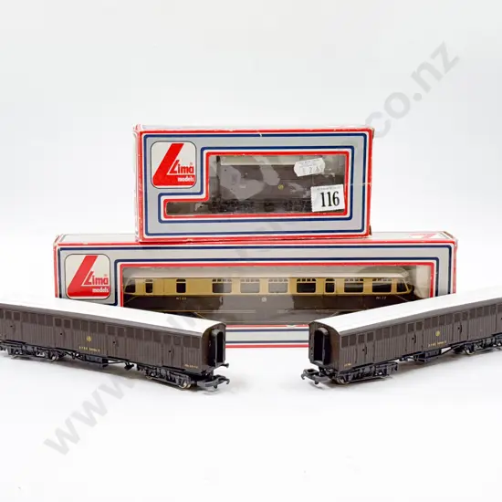 Lima Boxed Bo-Bo No 22 GWR Railcar with boxed and unboxed three GWR Box Cars