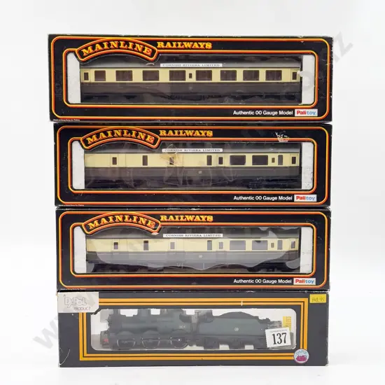 Mainline/Dapol Railways 2500 Class 0-6-0 BR Loco & Three Passenger Coaches