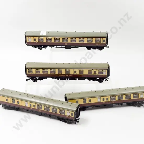 Hornby Dublo Four Western Rail Passenger Coaches