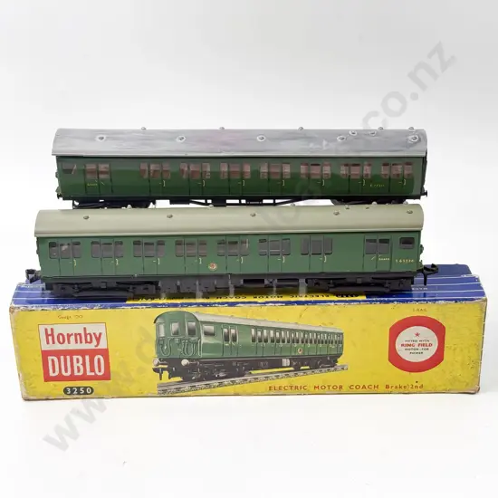 Hornby Dublo Boxed 3250 Electric Motor Coach Brake/2nd with Coach (faults) 2-rail