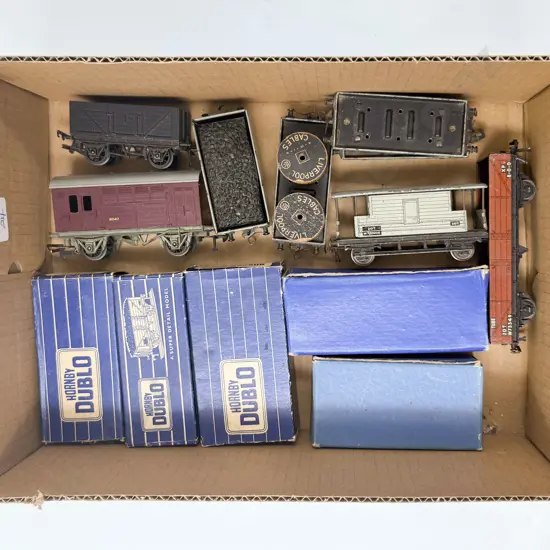 Hornby Dublo Boxed Five Rolling Stock Wagons and Eight Unboxed