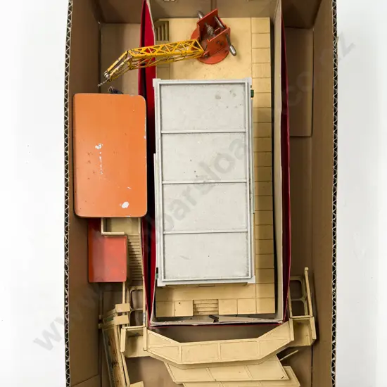 Hornby Dublo Boxed Goods Deport Moulded Constructed Kit