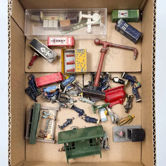 Dinky and Wardie Station and Railway Lineside Personnel and Accessories