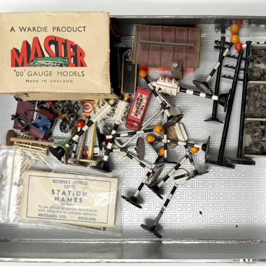 Dinky and Wardie Station and Railway Accessories and Road Side Signals