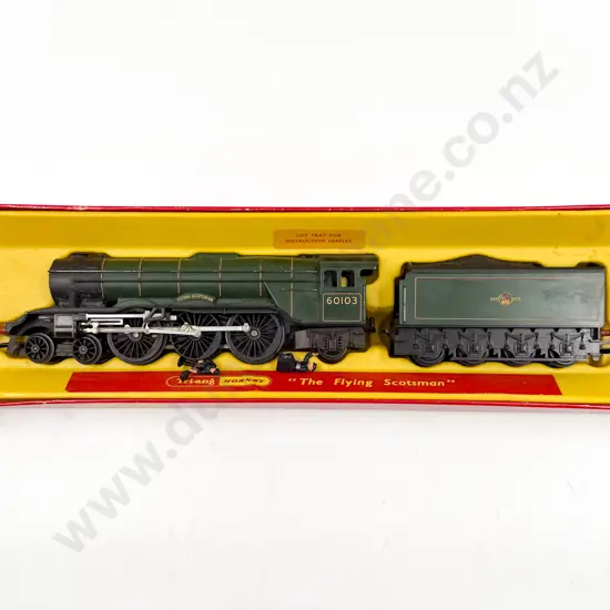 Boxed Tri-ang Hornby R850 BR Flying Scotsman Locomotive and Tender