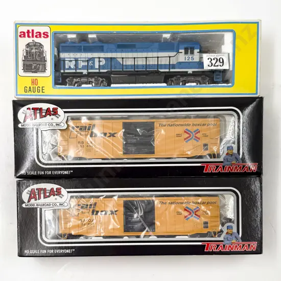 Atlas Boxed GP40 Diesel Locomotive 125 RF&P 125 with two Rail Box Box Cars