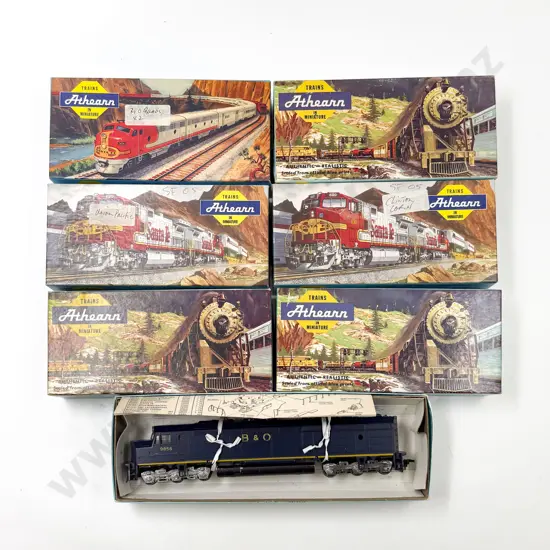 Athearn Co-Co B&O Diesel Locomotive with Eight Boxed Completed Rolling Stock Wagons