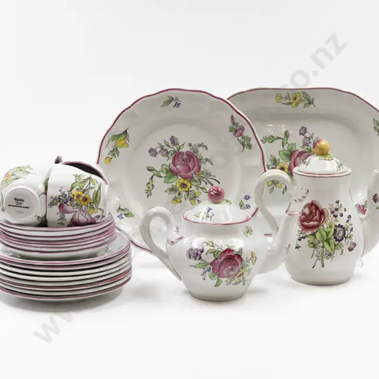 Copeland Spode "Marlborough" Pattern Dinner Service