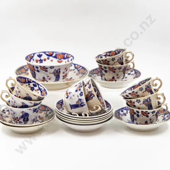 Early Victorian Japanais Pattern Tea Cup & Saucers