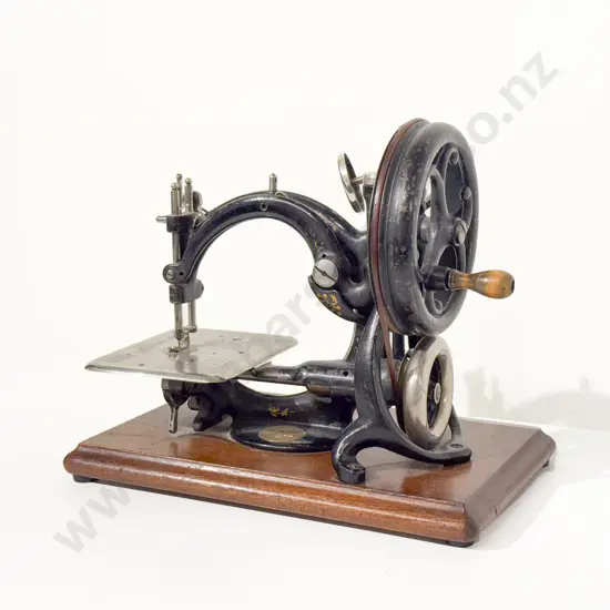 Vintage USA Wilcox & Gibbs Sewing Machine