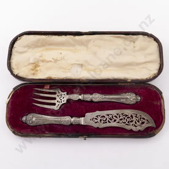 Cased Pair Vict S/S Fish Servers