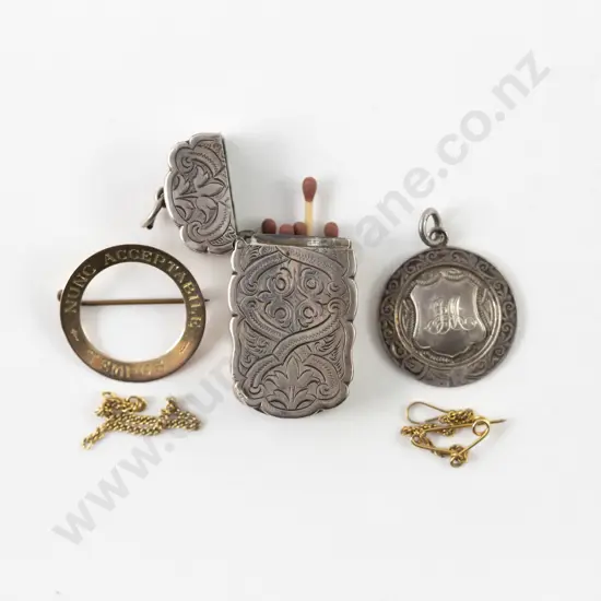 Victorian S/S All Engraved Vesta with Hanging Ring