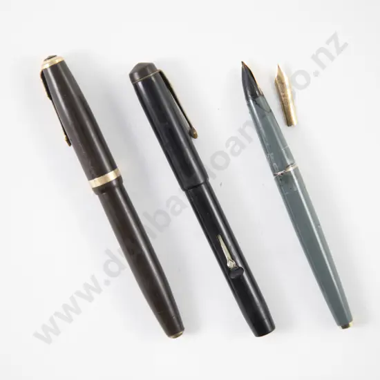 Three Vintage Fountain Pens with 14ct Gold Nibs and Other Nib