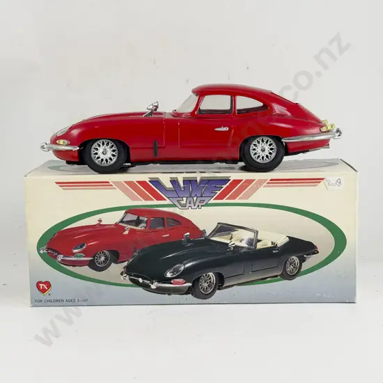 Boxed China MF342 Tinplate Luxe Car