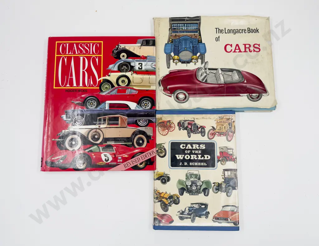 Circle Mark Made in Japan Tinplate Ford Vintage Car and Three Reference Books Image 1++