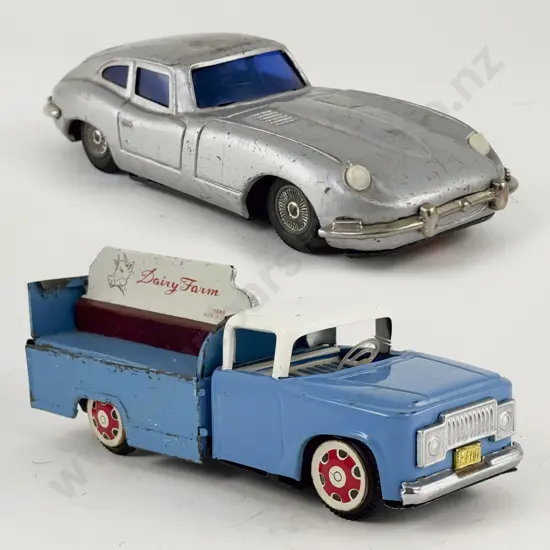 China MF707 Tinplate Dairy Farm Milk Truck and Bandai Jaguar XK-8