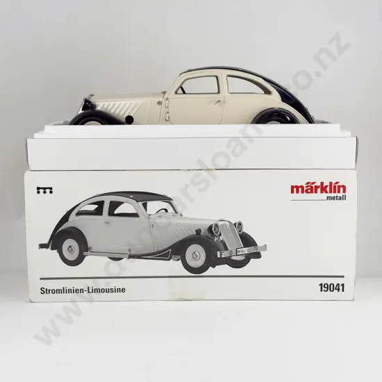 Boxed Marklin 19041 1:18 Scale Stromlinien-Limousine
