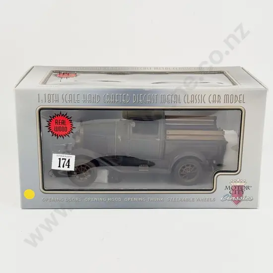 Boxed Motor City Classics 1931 Ford Model A Pick Up 41005 Weathered Rust