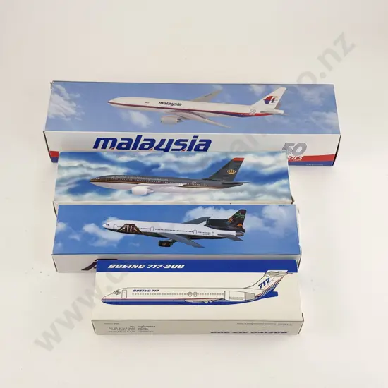Four Aviation Inflight Scale Models