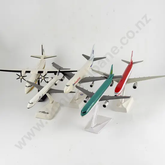 Five Unboxed Aviation Inflight Scale Models