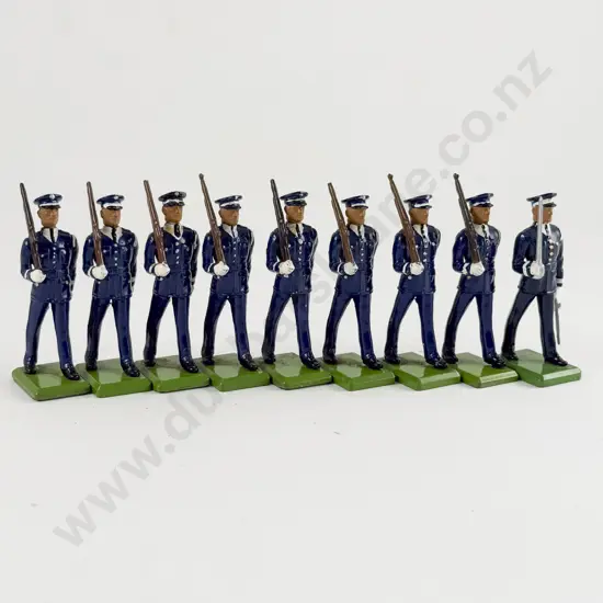 Britains Unboxed US Air Force Marching 8 Soldiers and Officer