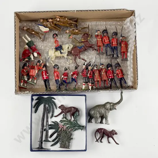 Collection Pre-WWII Britains Soldiers with two Plastic and two Monkey - Elephant Animals (28)