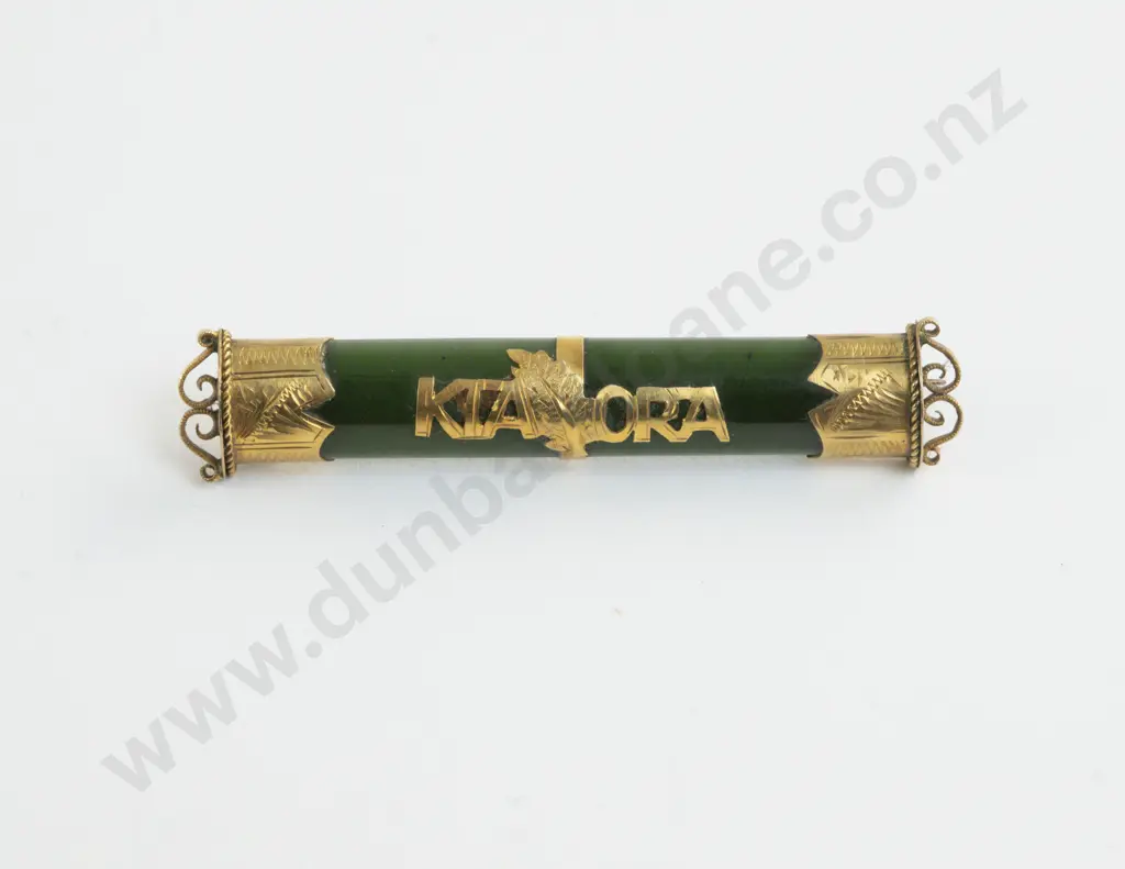 NZ 9ct Gold Mounted 'Kiaora' Greenstone Bar Brooch Image 1++