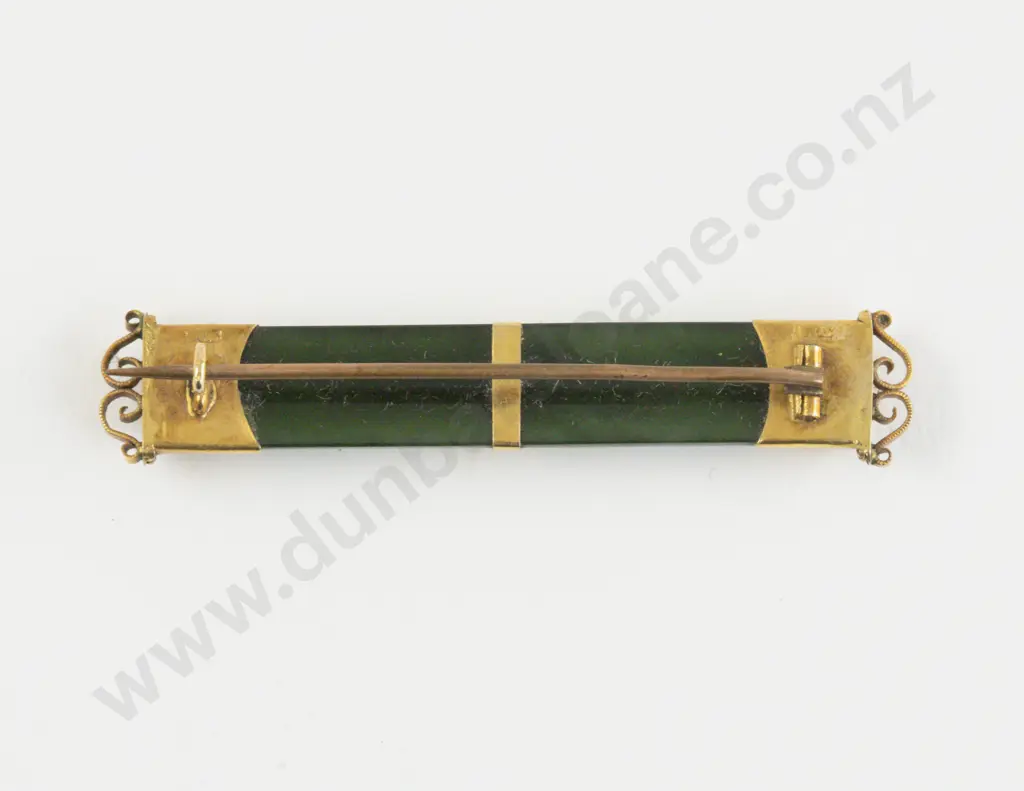 NZ 9ct Gold Mounted 'Kiaora' Greenstone Bar Brooch Image 1++