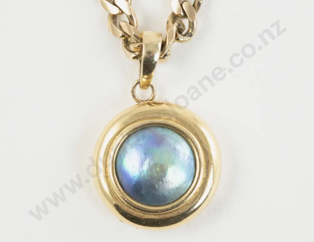 NZ Modern 14ct Single Paua Pearl Pendant Image 1++