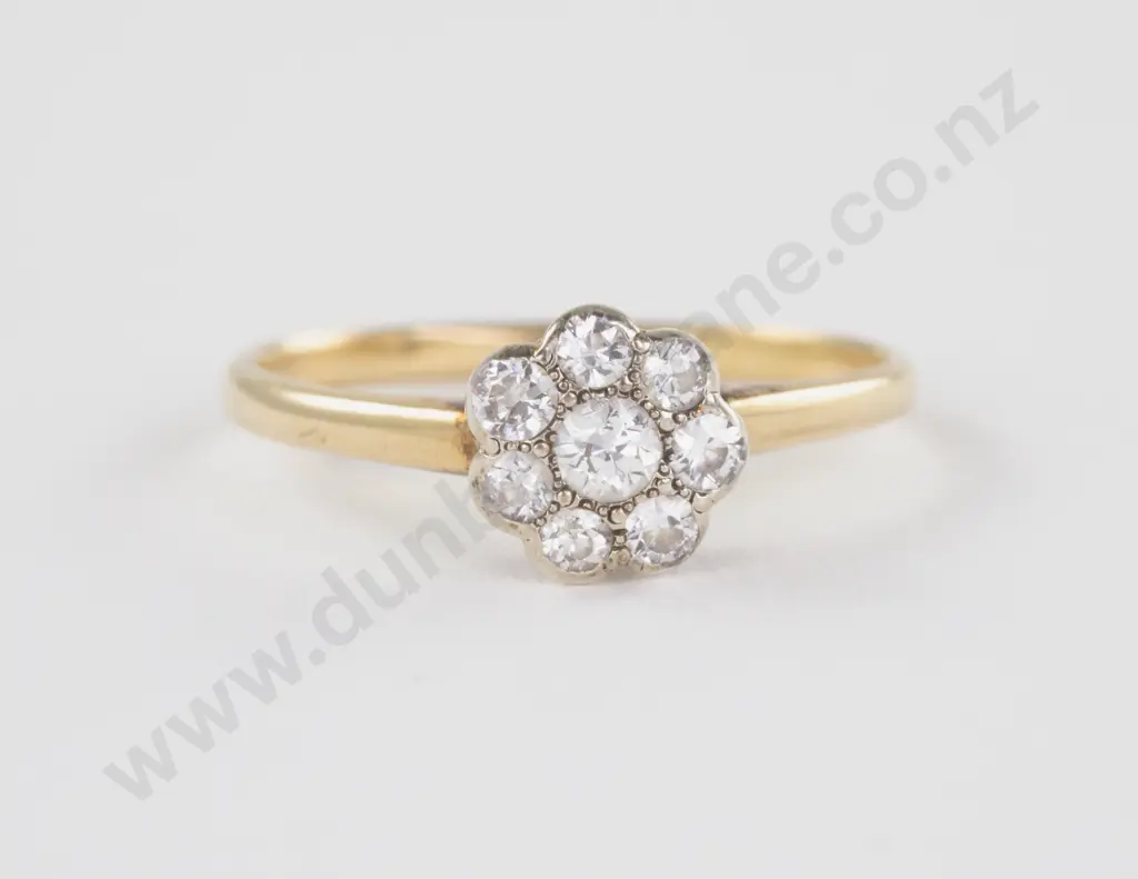 18ct Eight Stone Floret Cluster Ring Image 1++