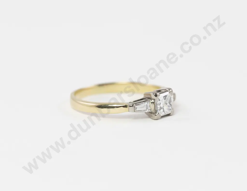 18ct Modern Three Stone Diamond Ring Image 1++