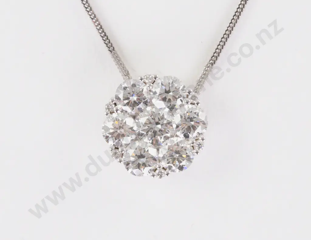 18ct White Gold 13Stone Diamond Cluster Pendant Image 1++