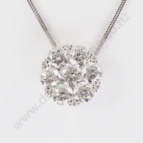 18ct White Gold 13Stone Diamond Cluster Pendant
