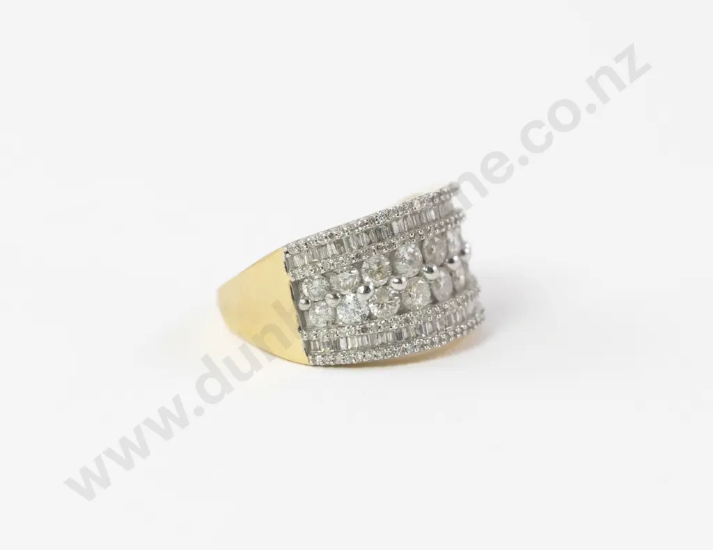 18ct 198Stone Diamond Cluster Ring Image 1++