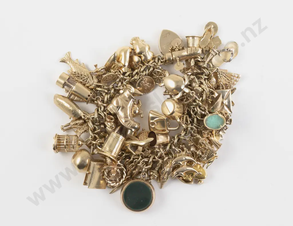 9ct Curb Link Charm Bracelet Image 1++