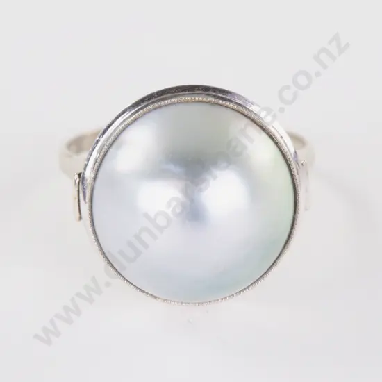 14ct White Gold Single Mabe Pearl Dress Ring