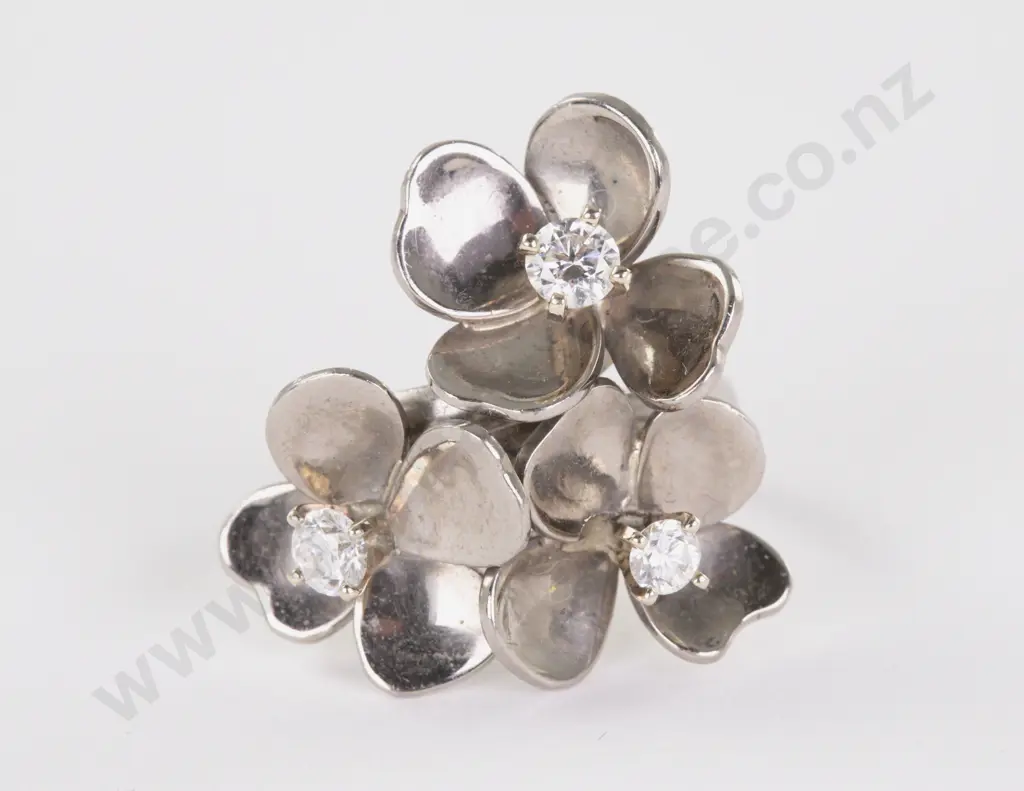 18ct White Gold Diamond Flower Dress Ring Image 1++