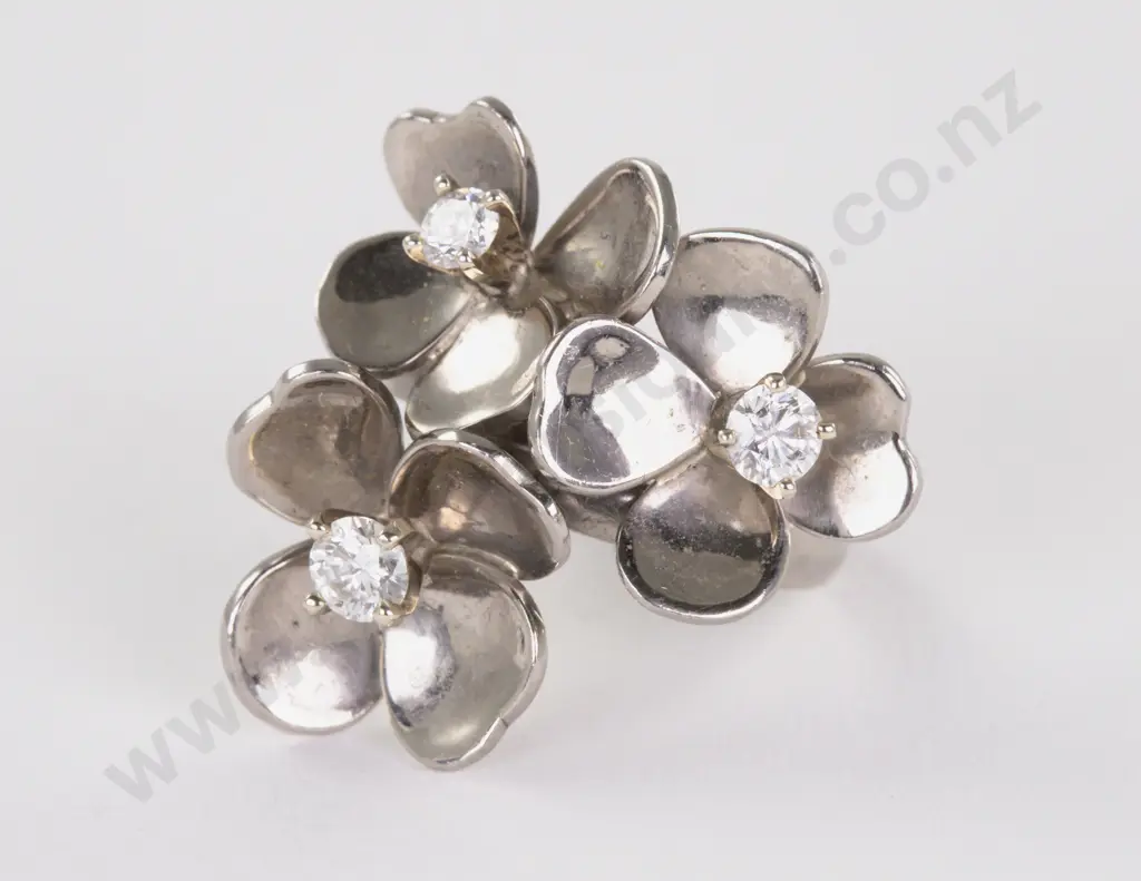 18ct White Gold Diamond Flower Dress Ring Image 1++