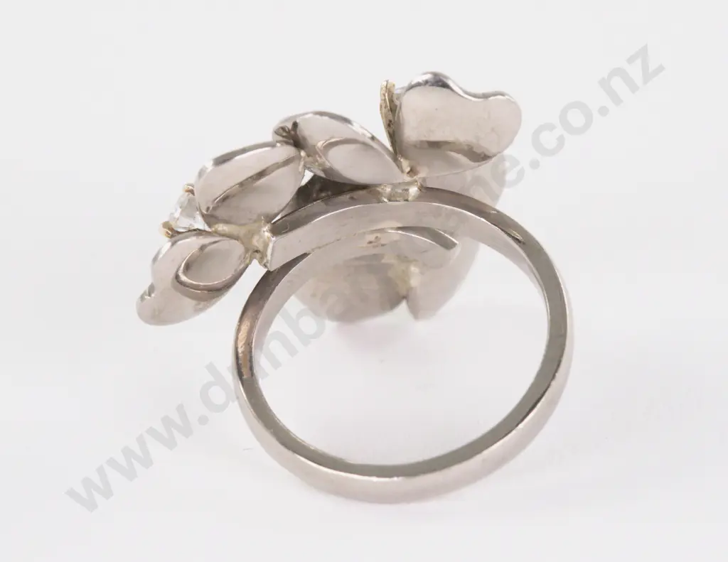 18ct White Gold Diamond Flower Dress Ring Image 1++