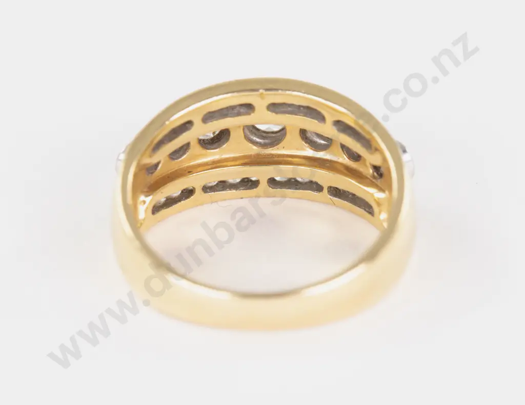 18ct 35Stone Diamond Band Ring Image 1++